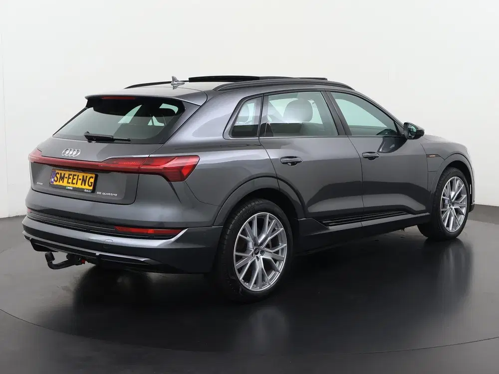 Audi e-tron 55 quattro S edition 95 kWh uit 2022, foto 4