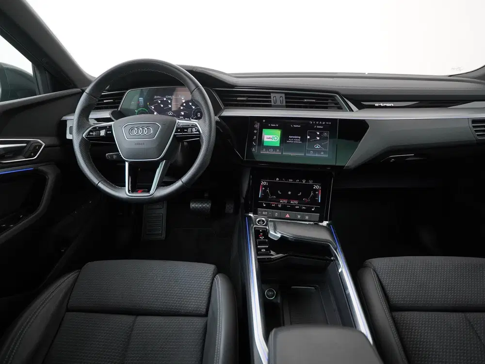 Audi e-tron 55 quattro S edition 95 kWh uit 2022, foto 6