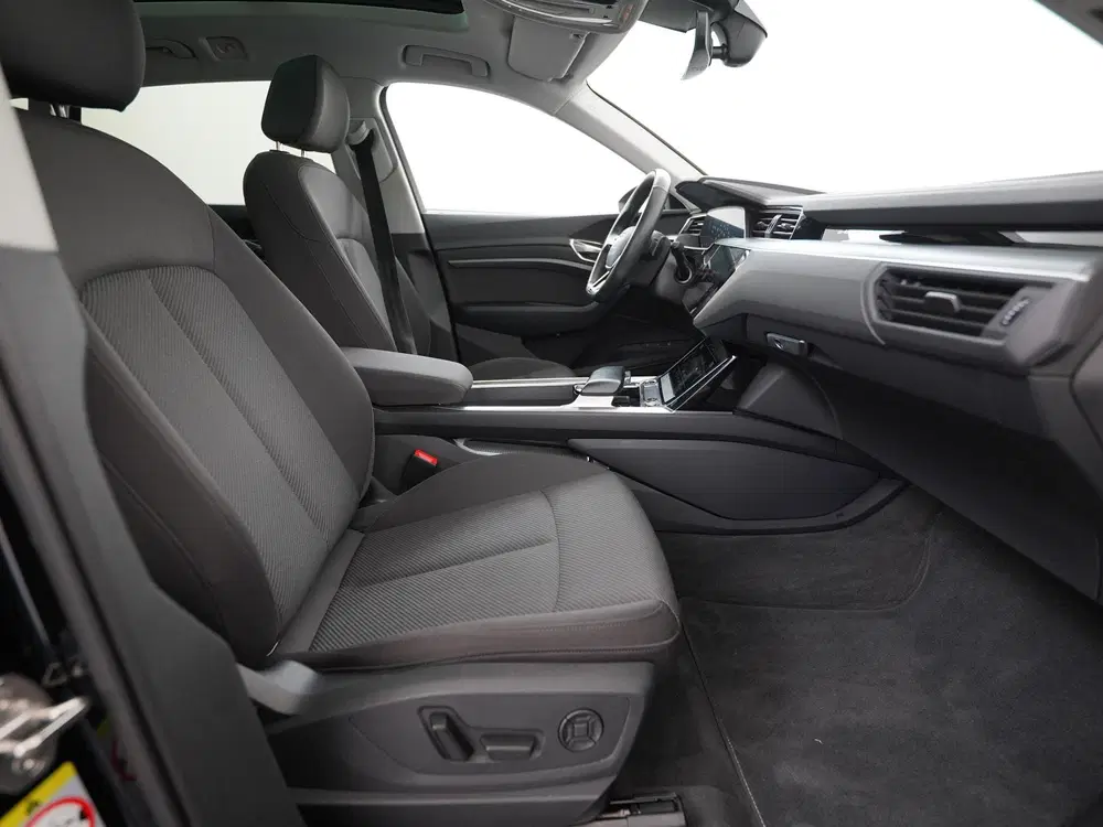 Audi e-tron 55 quattro Advanced 95 kWh uit 2022, foto 3