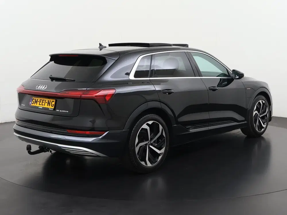 Audi e-tron 55 quattro Advanced 95 kWh uit 2022, foto 4