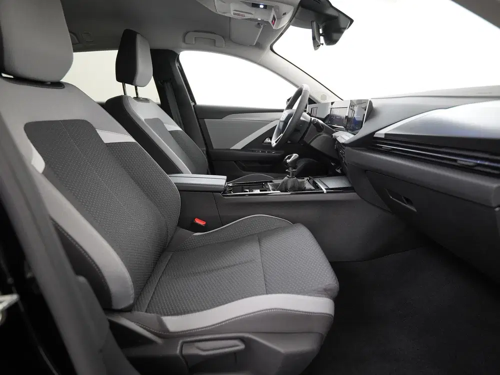 Opel Astra 1.2 Turbo Business Edition uit 2025, foto 3
