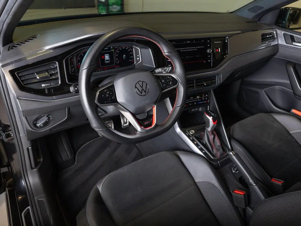 Volkswagen Polo 2.0 TSI GTI NL en BTW auto / Panorama dak / uit 2023, foto 19