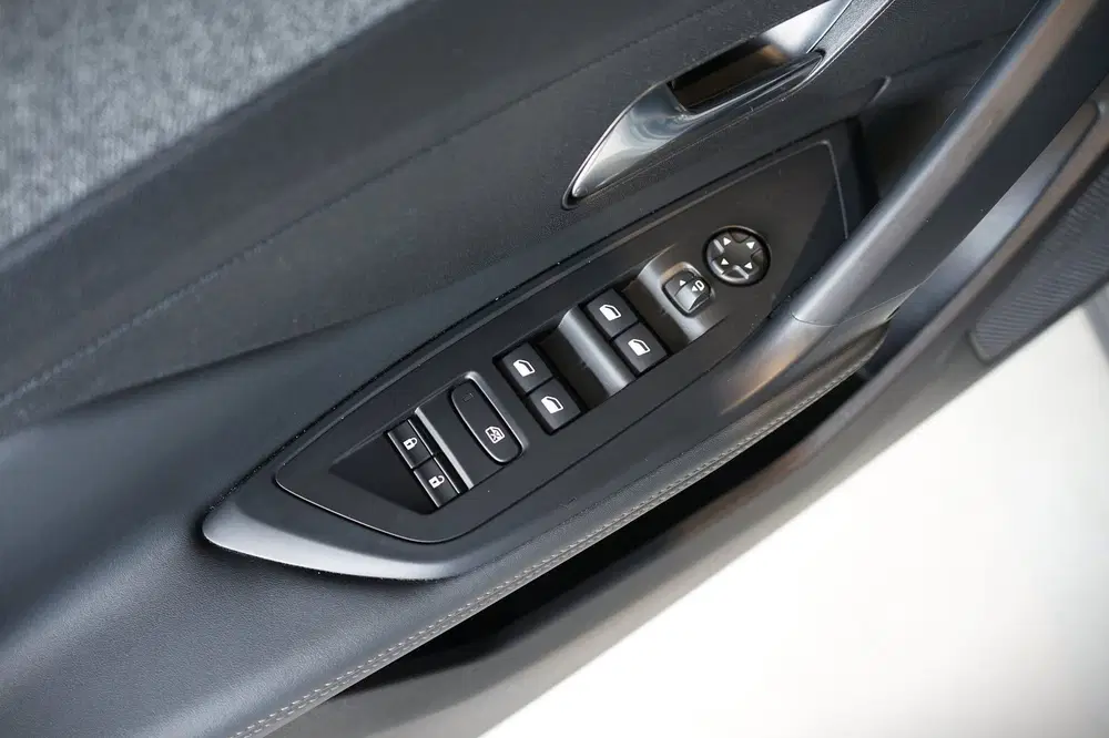 Peugeot 408 1.2 PureTech Allure Pack 130 uit 2023, foto 20
