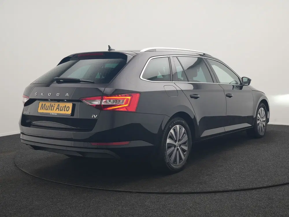 Skoda Superb 1.4 TSI iV Business Edition PHEV 218pk De uit 2022, foto 3