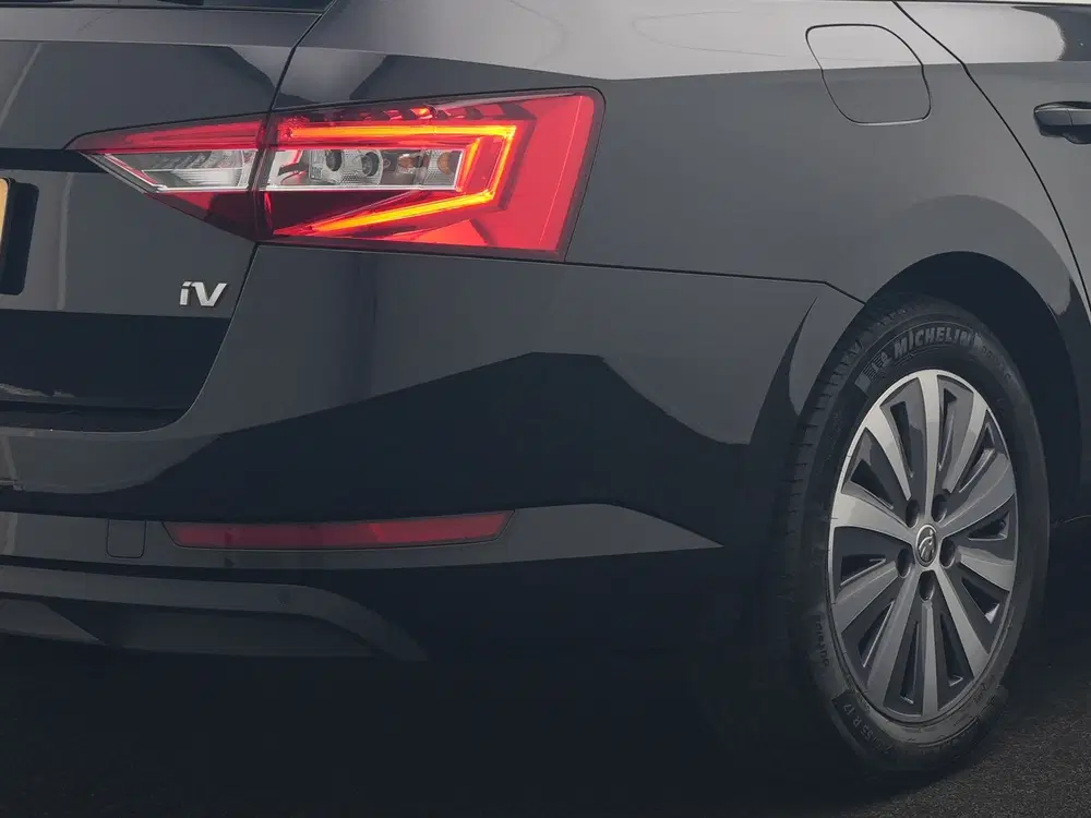 Skoda Superb 1.4 TSI iV Business Edition PHEV 218pk De uit 2022, foto 8