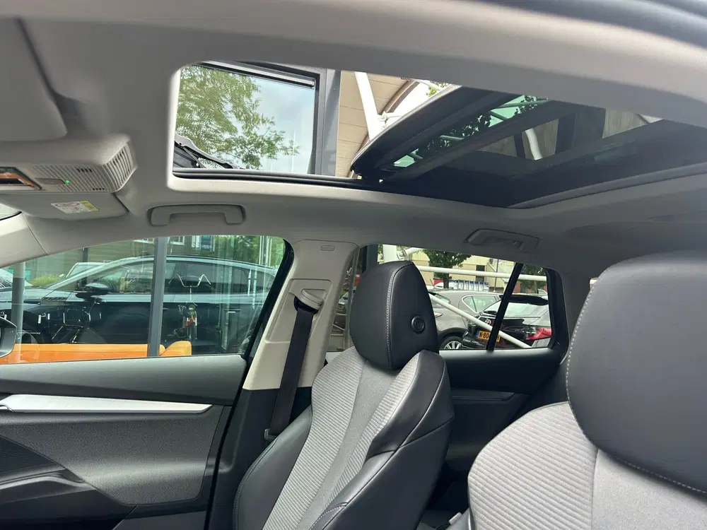 Skoda Enyaq 60 Panoramadak Stoelverw Trekhaak NL Auto uit 2021, foto 6
