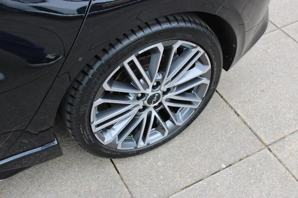 Kia Ceed 1.5 T-GDi GT-PlusLine STOELVERWARMING uit 2025, foto 9