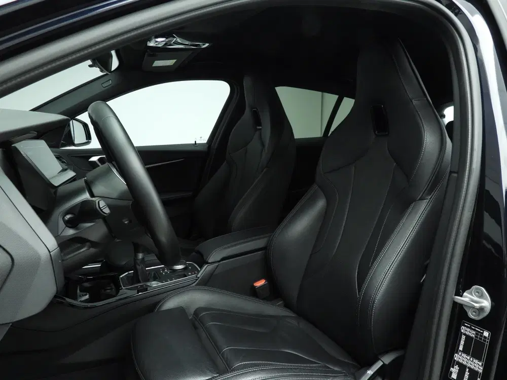 BMW 1-serie 5-Deurs 118i uit 2022, foto 7