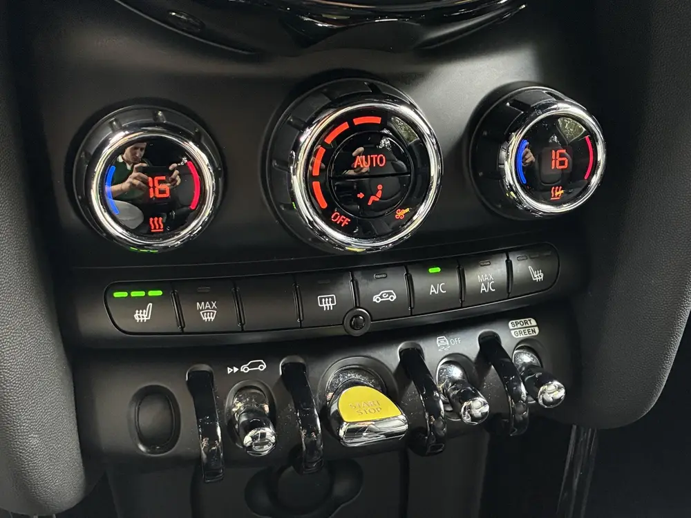 Mini Electric Classic 33 kWh uit 2023, foto 12
