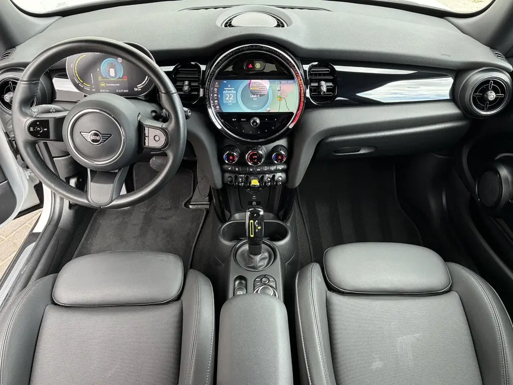 Mini Electric Classic 33 kWh uit 2023, foto 2