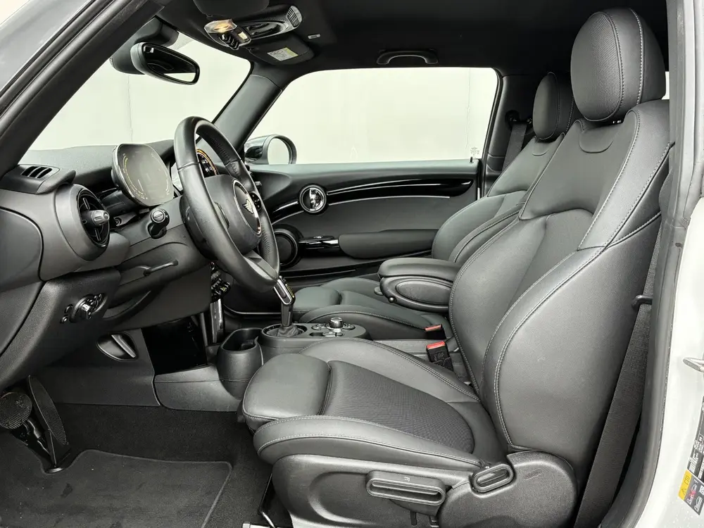 Mini Electric Classic 33 kWh uit 2023, foto 6