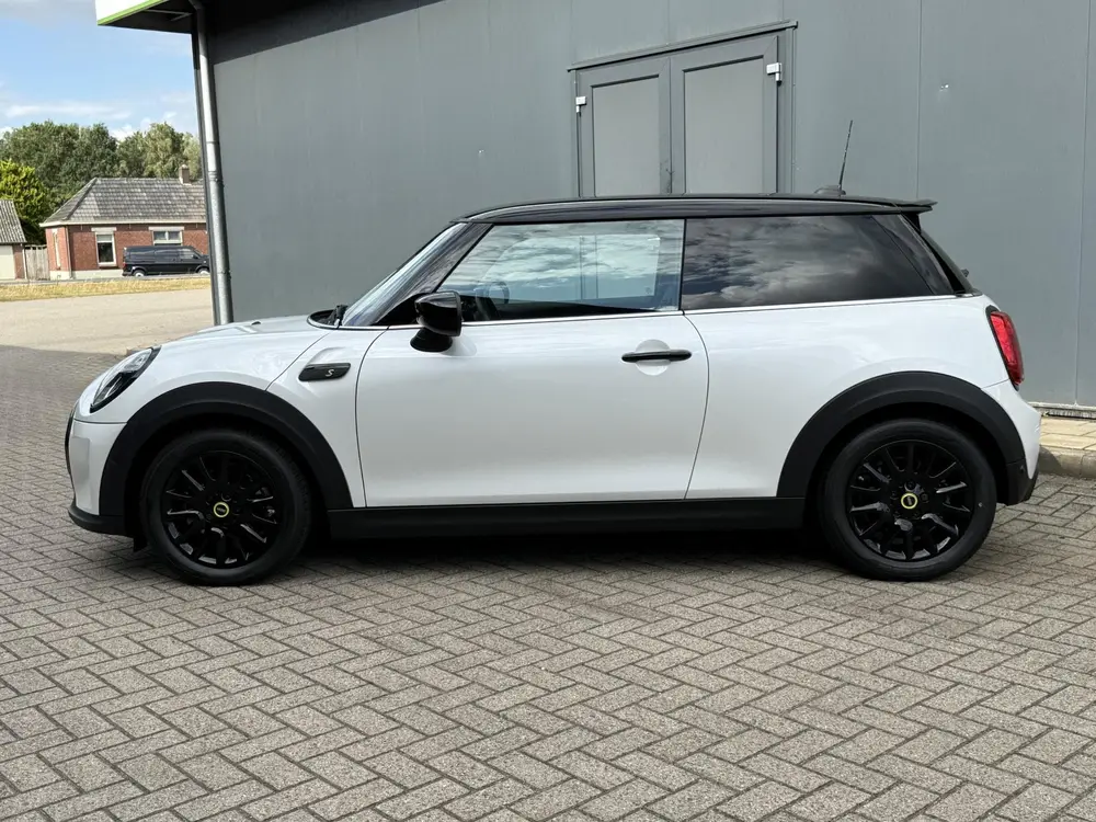 Mini Electric Classic 33 kWh uit 2023, foto 8