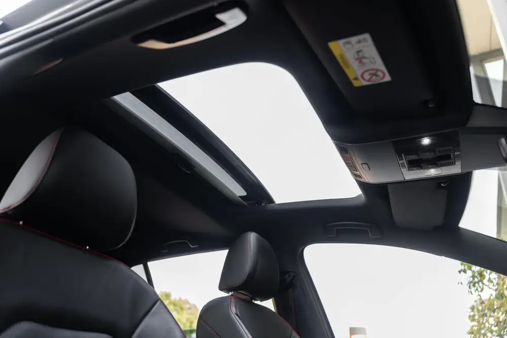 Volkswagen Golf 2.0 TSI GTI TCR Pano Akra Leder DCC uit 2020, foto 16