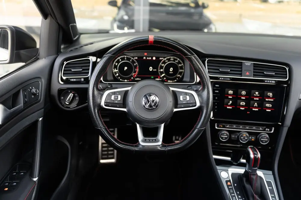 Volkswagen Golf 2.0 TSI GTI TCR Pano Akra Leder DCC uit 2020, foto 18