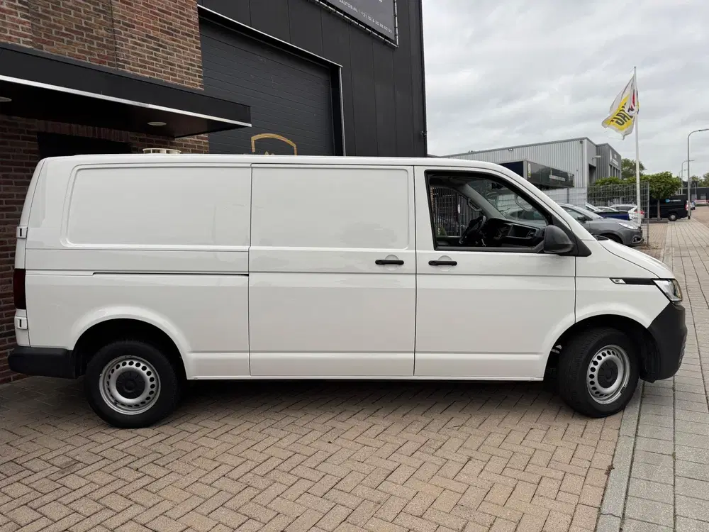 Volkswagen Transporter 2.0 TDI T6 L2H1 28 150PK Highline Dub uit 2020, foto 4