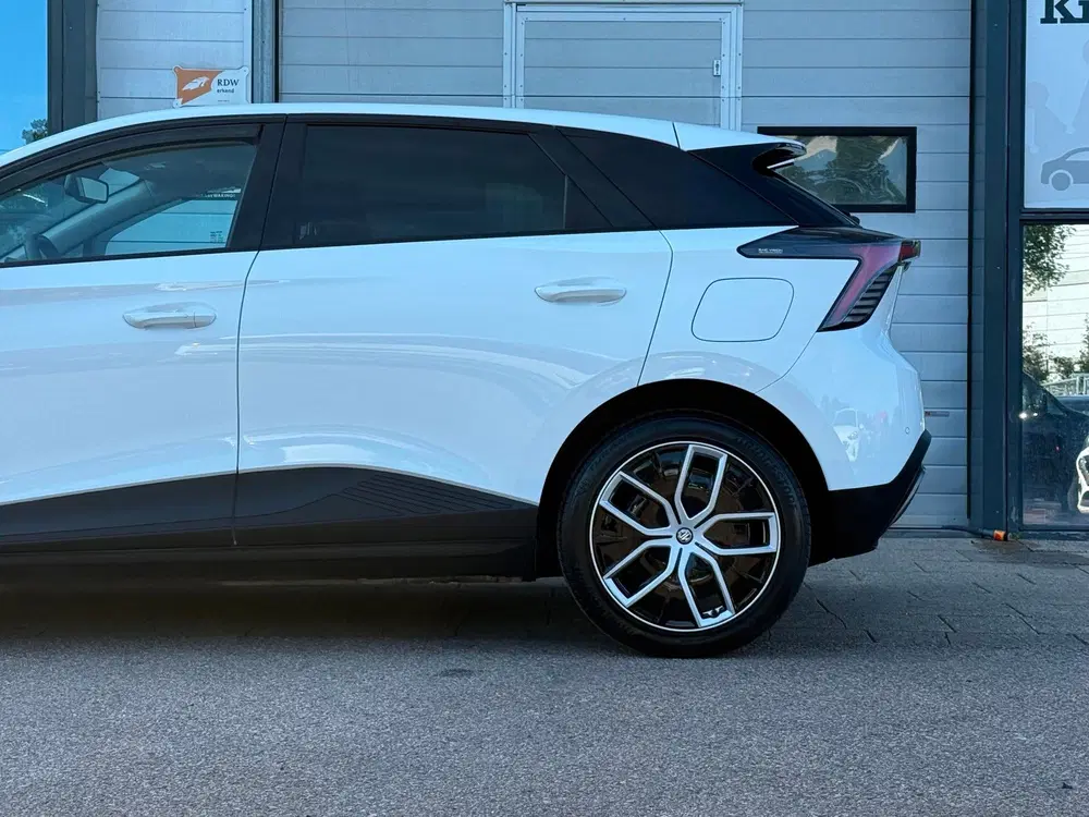 MG MG4 Trophy Extended Range 77 kWh uit 2024, foto 10