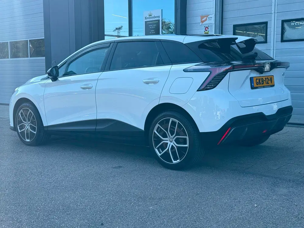 MG MG4 Trophy Extended Range 77 kWh uit 2024, foto 11