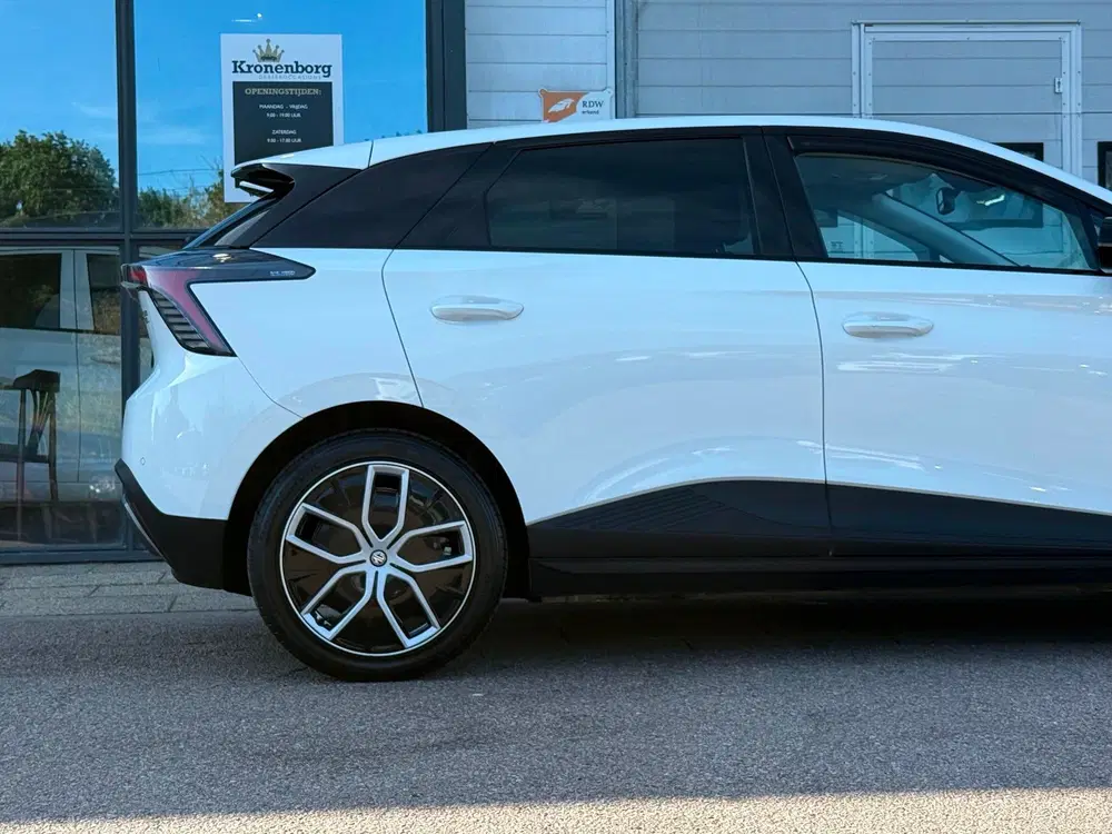 MG MG4 Trophy Extended Range 77 kWh uit 2024, foto 13