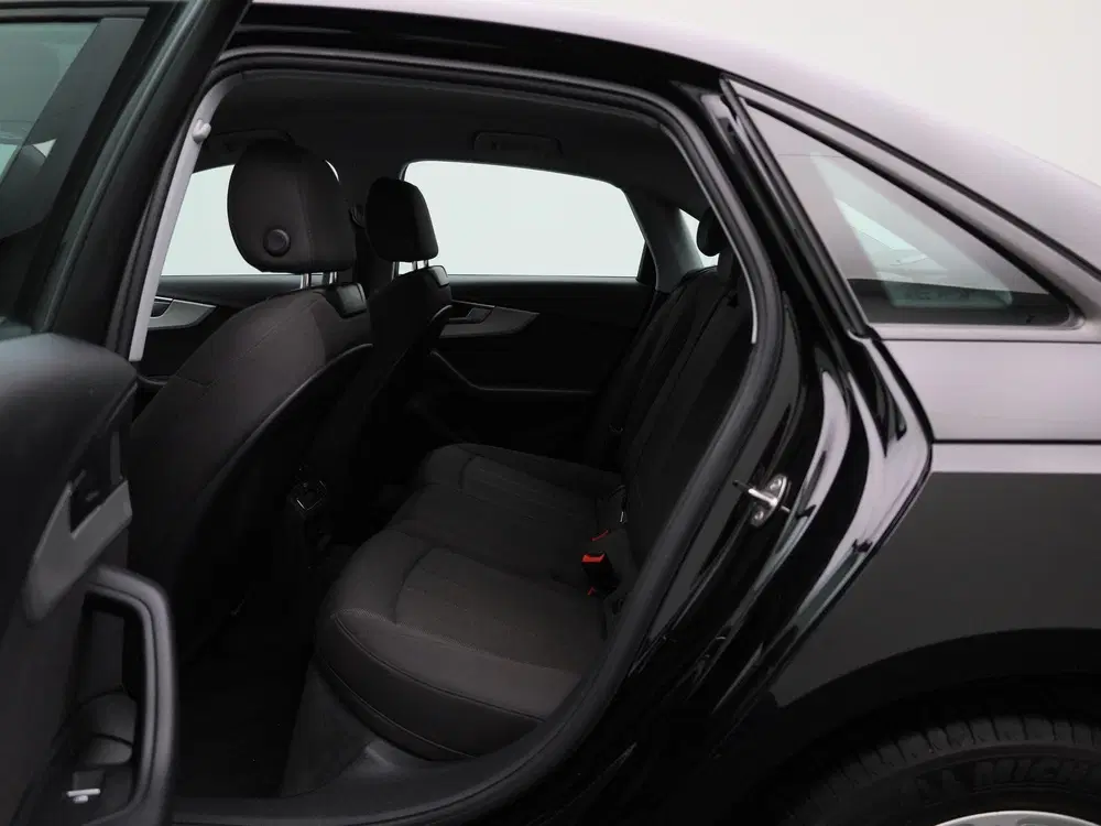 Audi A4 35 TFSI Pro Line uit 2022, foto 10