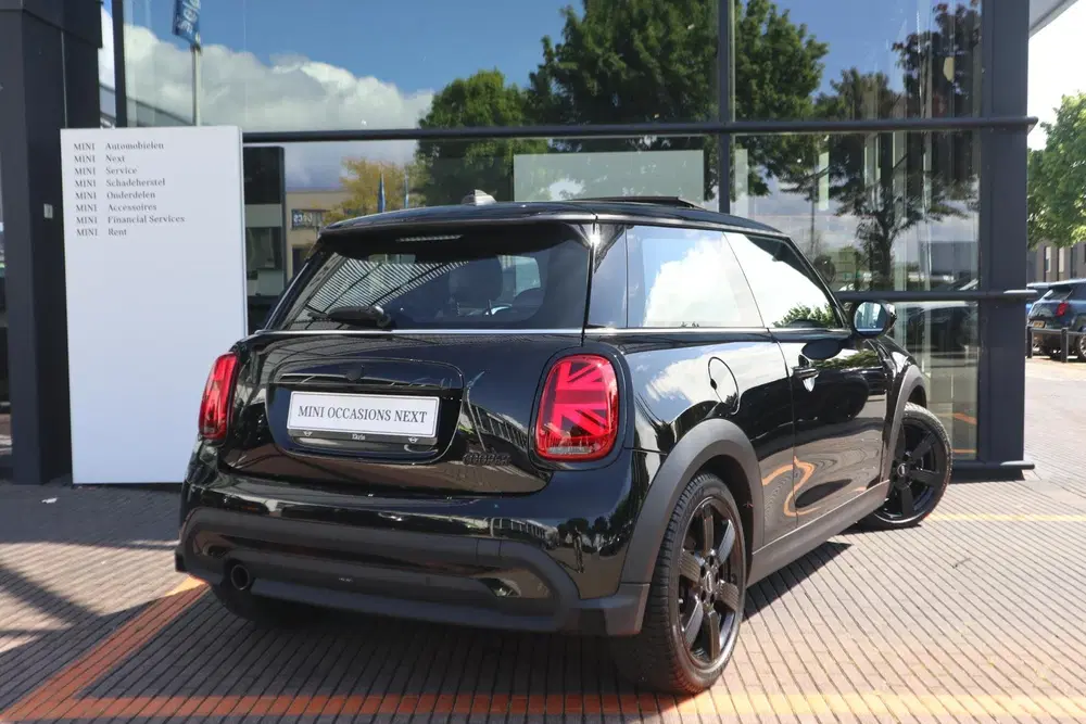 Mini Cooper Cooper uit 2021, foto 2