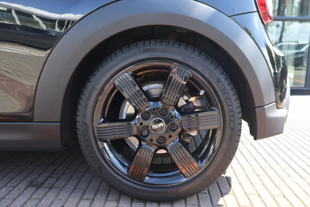 Mini Cooper Cooper uit 2021, foto 4