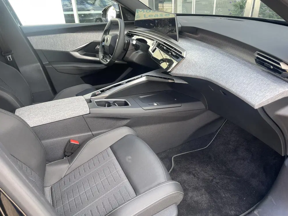 Peugeot 5008 1.2 Hybrid 145 GT 7p FULL OPTIONS uit 2025, foto 16