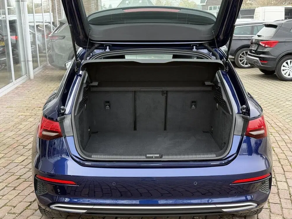 Audi A3 40 TFSI e Advanced edition uit 2022, foto 12
