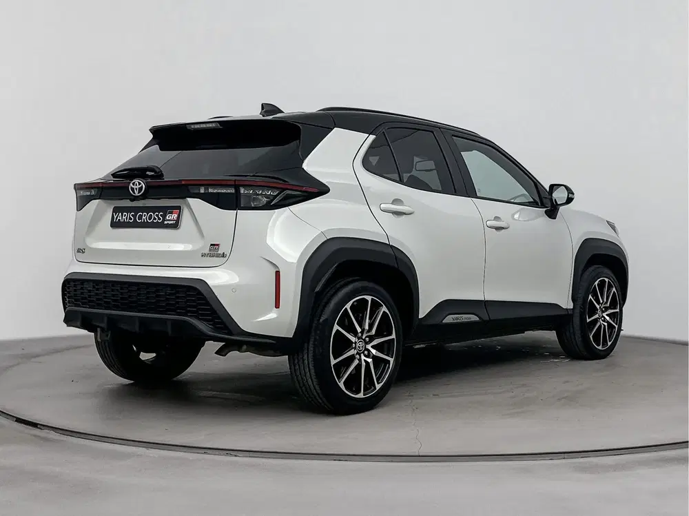 Toyota Yaris Cross 1.5 Hybrid GR Sport Limited uit 2023, foto 2