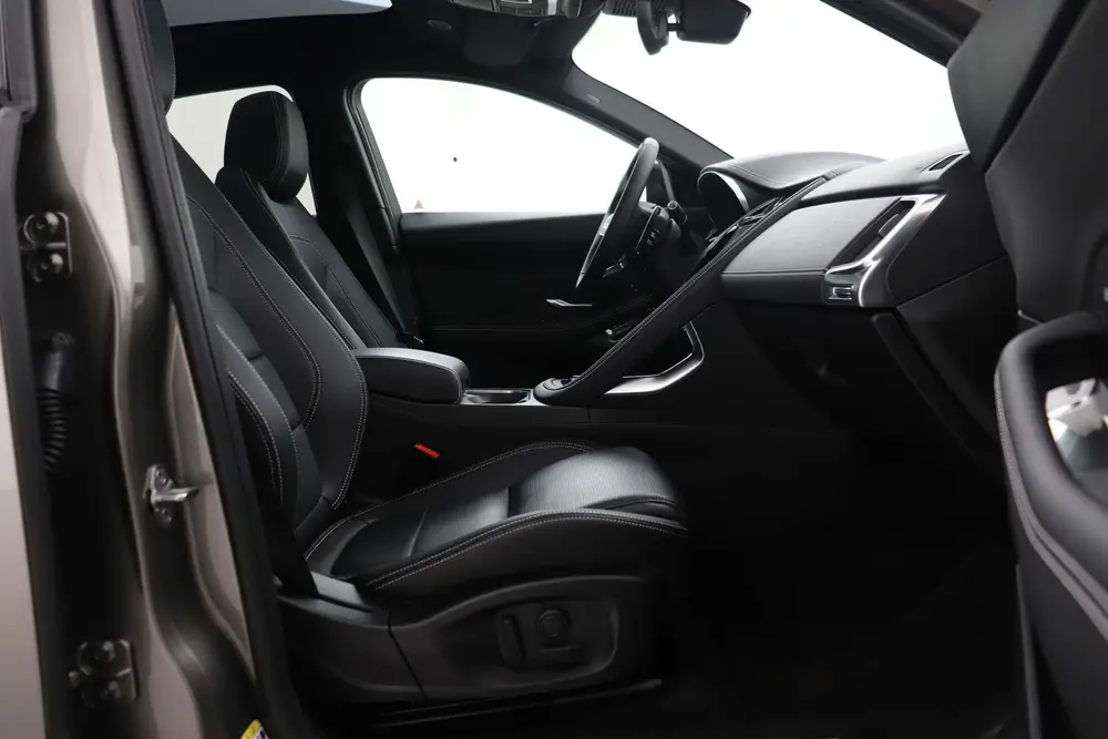 Jaguar E-Pace P300e R-Dynamic SE | Panoramadak | ACC | BLIS uit 2024, foto 5