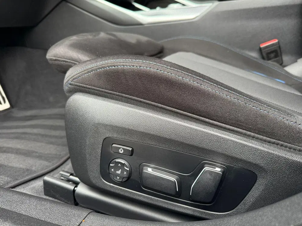 BMW 3-serie 330e xDrive M-sport pano tr.hk H&K 19 in uit 2025, foto 15