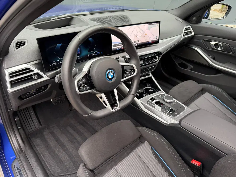 BMW 3-serie 330e xDrive M-sport pano tr.hk H&K 19 in uit 2025, foto 3