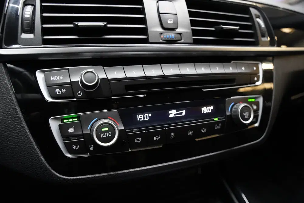 BMW 1-serie 118i M Sport Edition LEER PDC SFEER NAP uit 2019, foto 17