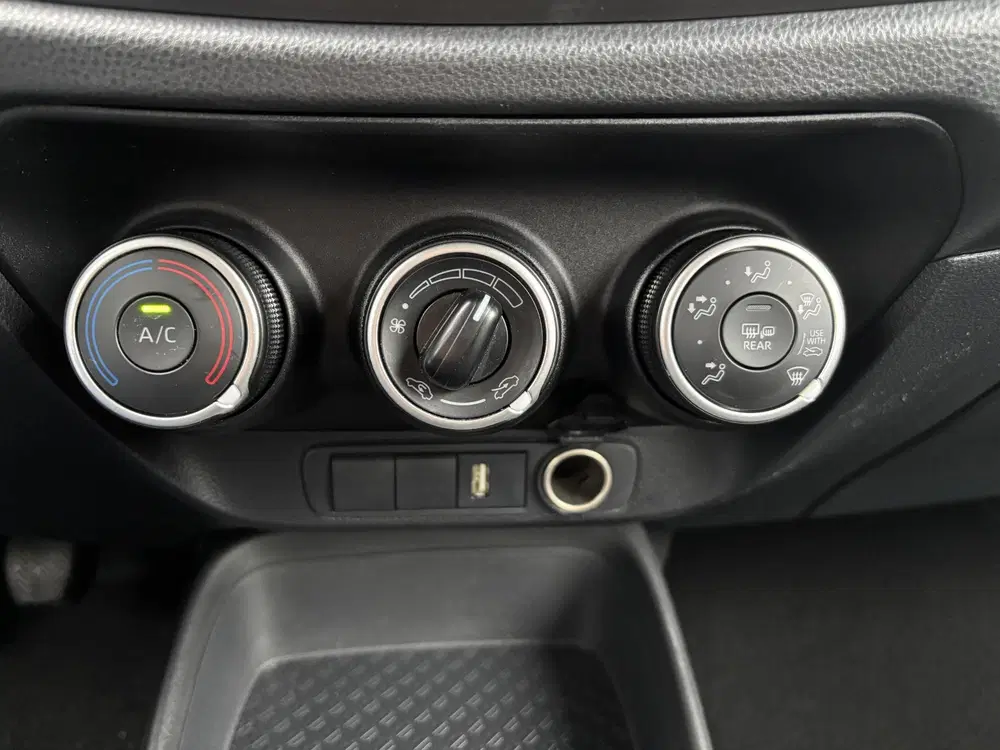 Toyota Aygo X 1.0 VVT-i MT Play Apple Carplay uit 2022, foto 4