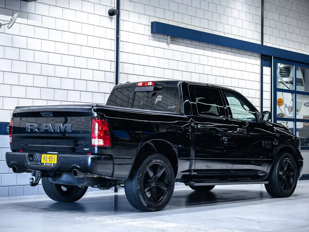 Dodge Ram 1500 SLT Classic 5.7L Hemi V8 Automaat 4x4 Volledi uit 2021, foto 2