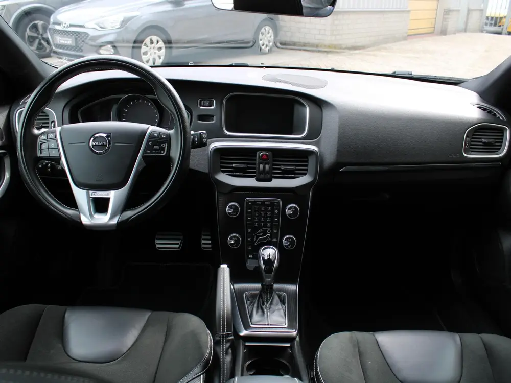 Volvo V40 1.5 T3 Polar+ Sport | CRUISE CONTROL | ACHTERUITRI uit 2019, foto 11