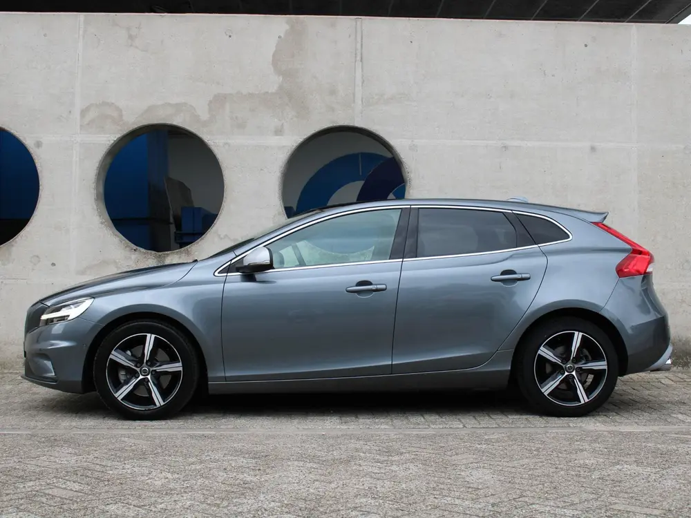 Volvo V40 1.5 T3 Polar+ Sport | CRUISE CONTROL | ACHTERUITRI uit 2019, foto 2