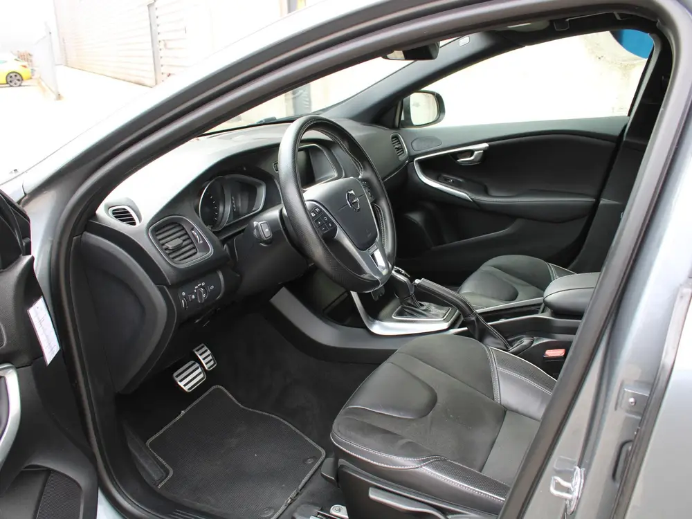 Volvo V40 1.5 T3 Polar+ Sport | CRUISE CONTROL | ACHTERUITRI uit 2019, foto 6