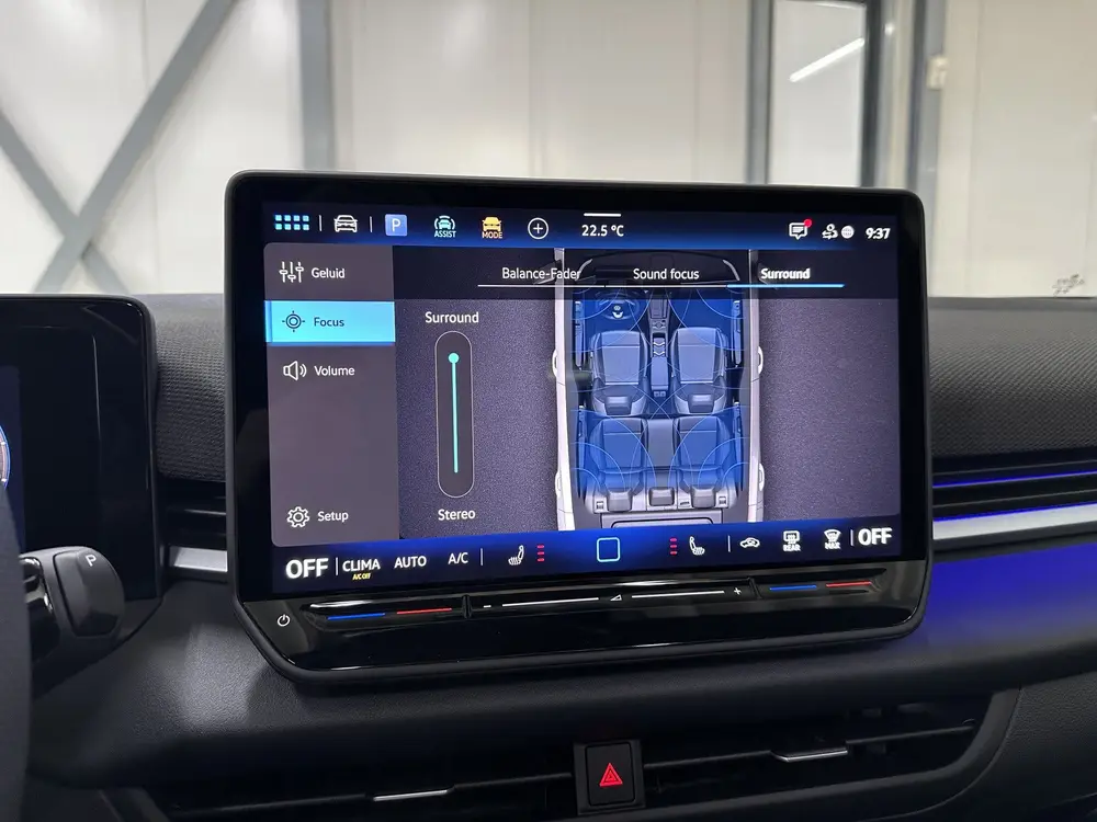 Volkswagen T-Roc 1.5 eTsi R-Line First Edition | H&K | Trekh uit 2026, foto 20