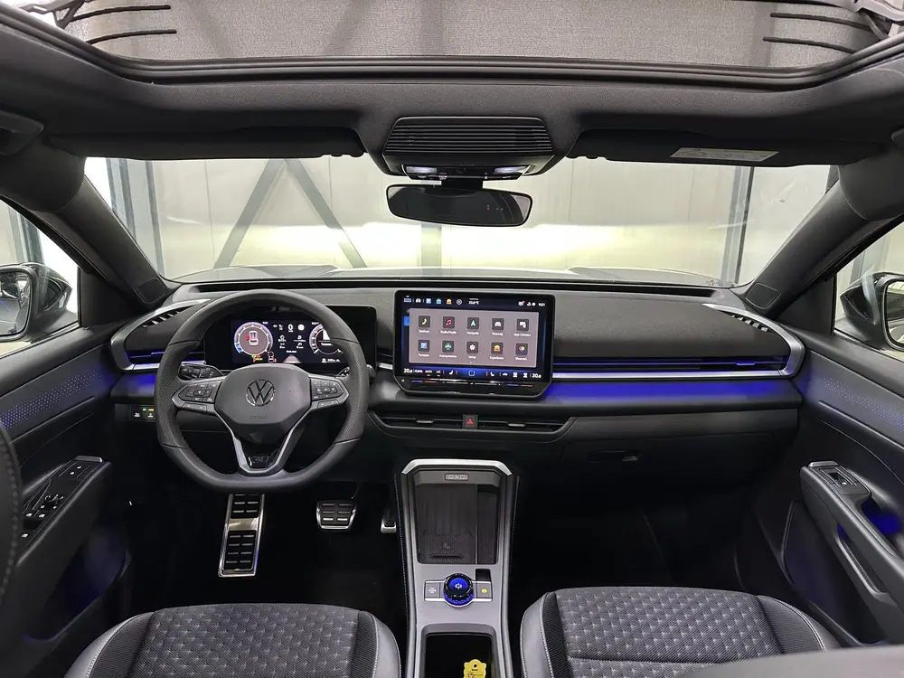 Volkswagen T-Roc 1.5 eTsi R-Line First Edition | Trekhaak | uit 2026, foto 2