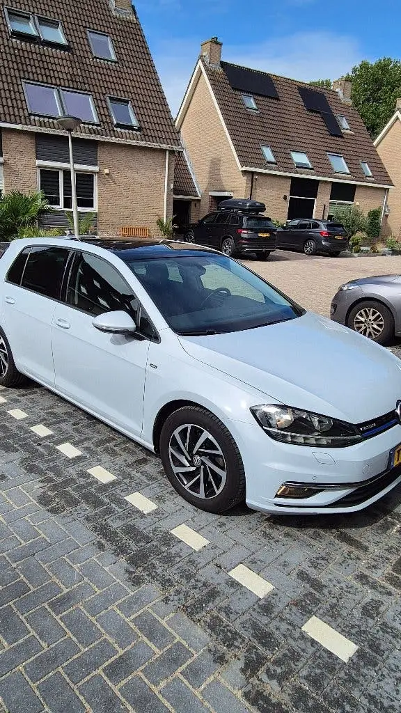 Volkswagen Golf 1.5 TSI Bluemotion DSG Panorama uit 2020