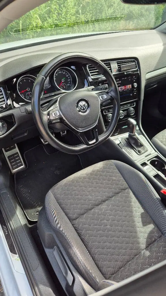 Volkswagen Golf 1.5 TSI Bluemotion DSG Panorama uit 2020, foto 9
