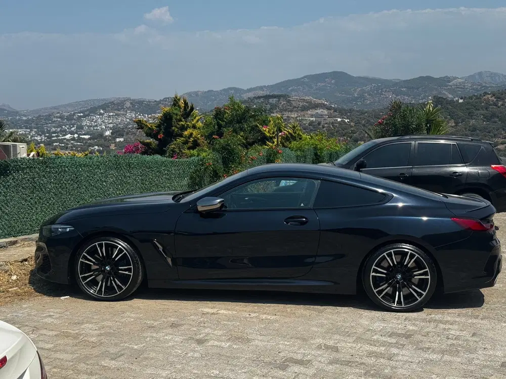 BMW 8-serie 8-Serie M850i 530pk Xdrive Aut 2020 Zwart uit 2020, foto 2