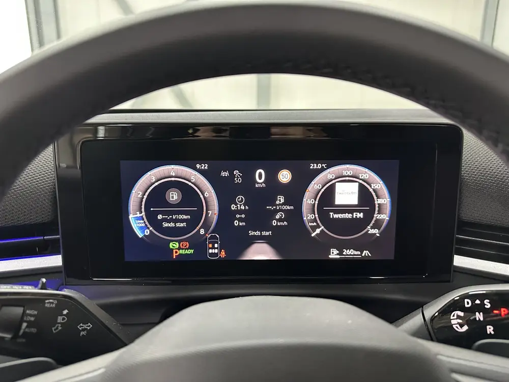 Volkswagen T-Roc 1.5 eTsi R-Line First Edition | Trekhaak | uit 2026, foto 12