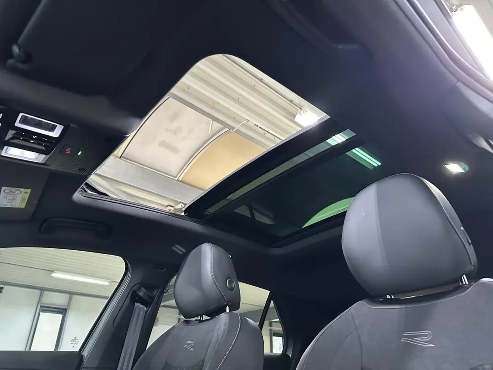 Volkswagen T-Roc 1.5 eTsi R-Line First Edition | Trekhaak | uit 2026, foto 8