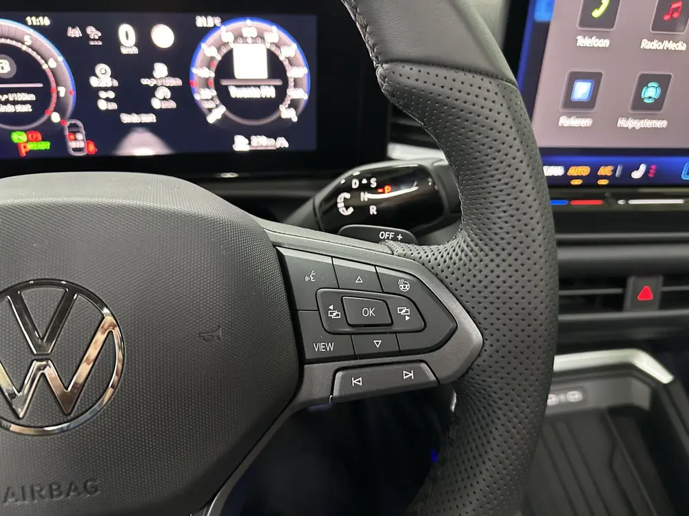 Volkswagen T-Roc 1.5 eTsi R-Line First Edition | Trekhaak | uit 2026, foto 11