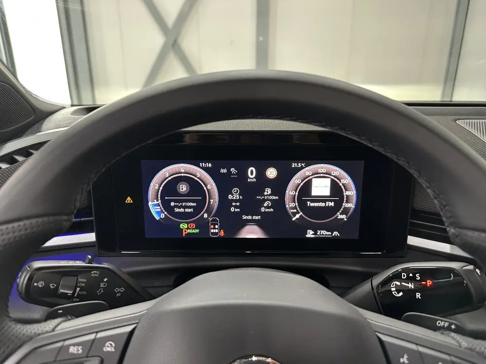 Volkswagen T-Roc 1.5 eTsi R-Line First Edition | Trekhaak | uit 2026, foto 12