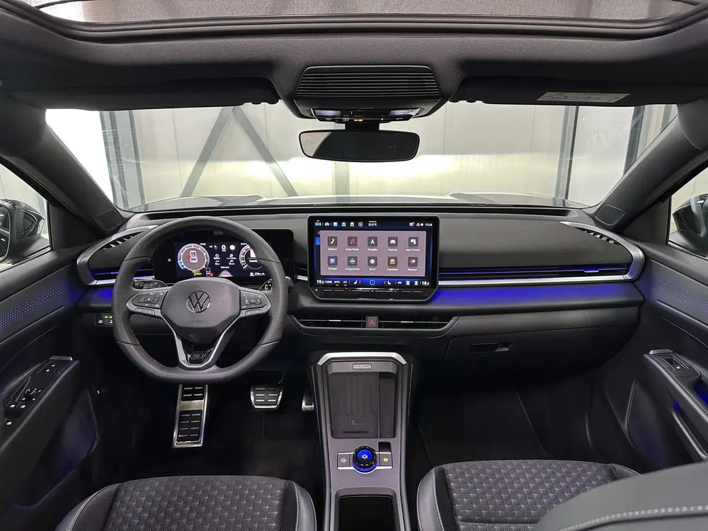 Volkswagen T-Roc 1.5 eTsi R-Line First Edition | Trekhaak | uit 2026, foto 2