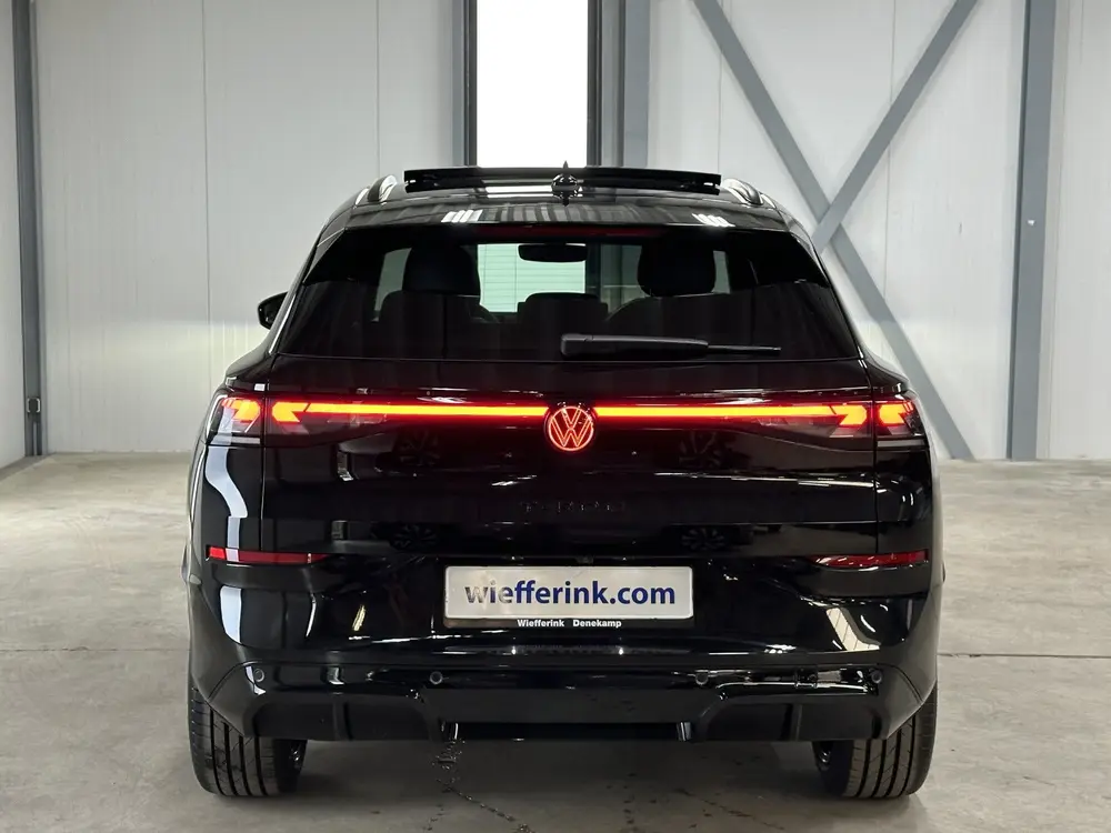 Volkswagen T-Roc 1.5 eTsi R-Line First Edition | Trekhaak | uit 2026, foto 7