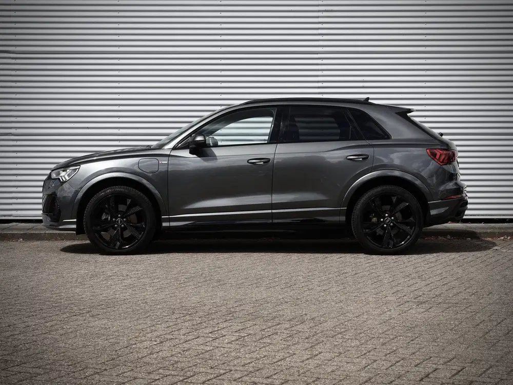 Audi Q3 45 TFSI e S edition uit 2023, foto 10