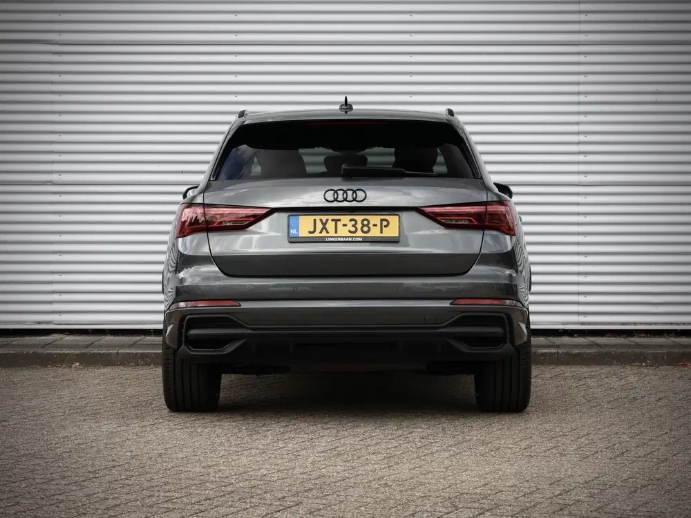 Audi Q3 45 TFSI e S edition uit 2023, foto 12